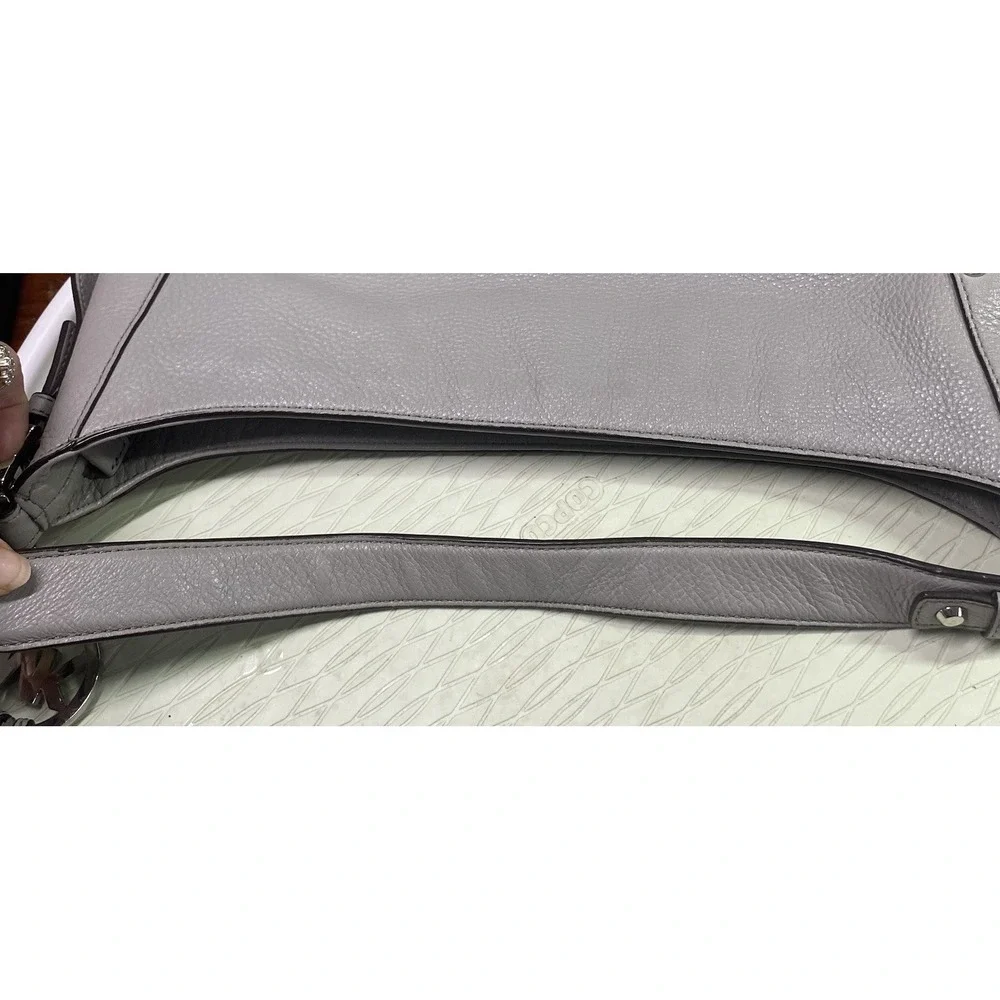Michael Kors‎ Women's Bedford Light Gray Genuine Leather Pebble Handbag Purse